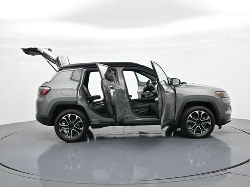 Used 2023 Jeep Compass Limited AWD/4WD image 28