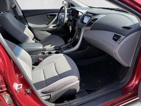 Used 2016 Hyundai Elantra SE image 16