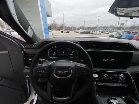 Certified 2024 GMC Sierra 1500 AT4 w/ Technology Package image 10