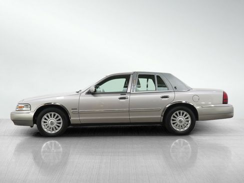 Used 2009 Mercury Grand Marquis LS RWD image 2