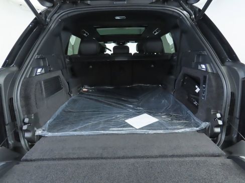 New 2026 Land Rover Range Rover Long Wheelbase SE image 29