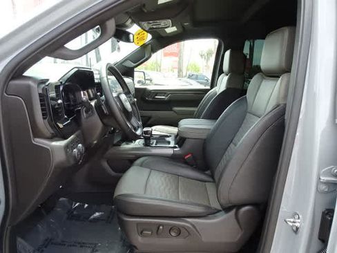 Used 2024 Chevrolet Silverado 1500 ZR2 AWD/4WD image 19