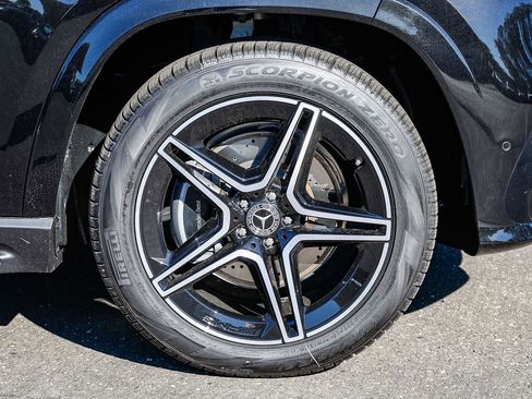 New 2026 Mercedes-Benz GLS 450 4MATIC image 9