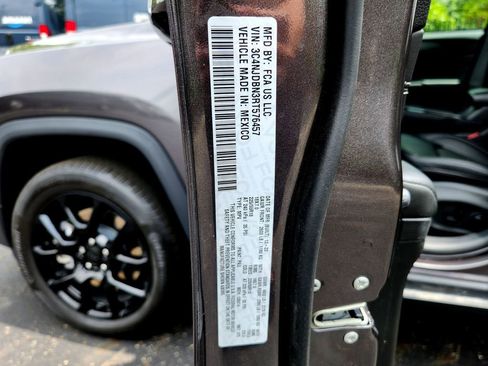 Used 2024 Jeep Compass Latitude w/ Convenience Group image 31