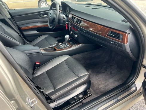 Used 2011 BMW 328i xDrive Sedan AWD/4WD image 10