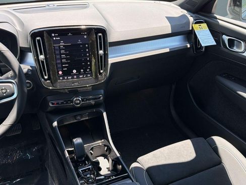 New 2026 Volvo XC40 B5 Ultra w/ Climate Package AWD/4WD image 27