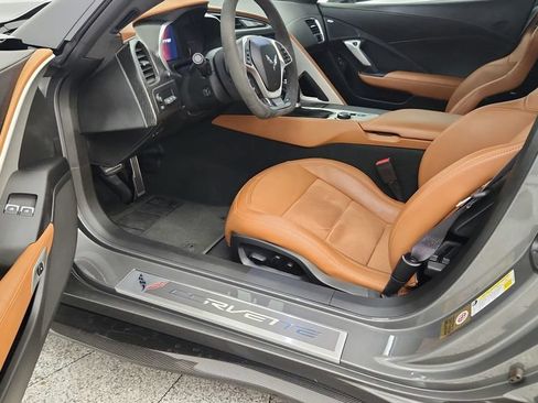 Used 2015 Chevrolet Corvette Z06 w/ 3LZ Preferred Equipment Group RWD image 36