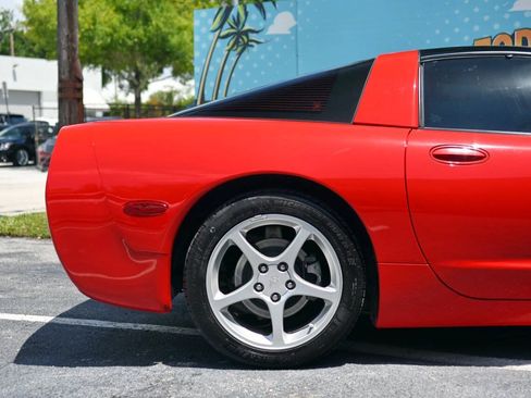 Used 2004 Chevrolet Corvette Coupe w/ Roof Package RWD image 31