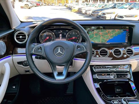 Used 2018 Mercedes-Benz E 300 image 5