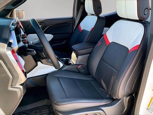 Used 2024 GMC Canyon AT4X image 22