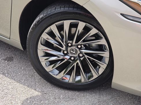 Certified 2024 Lexus ES 300h w/ Technology Package FWD image 10