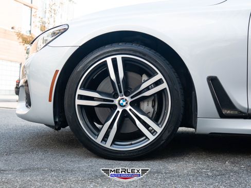 Used 2018 BMW 750i xDrive image 9