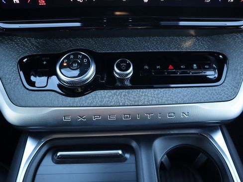 New 2025 Ford Expedition Tremor image 9