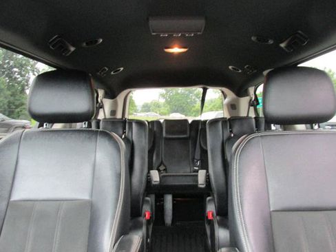 Used 2019 Dodge Grand Caravan SXT FWD image 11