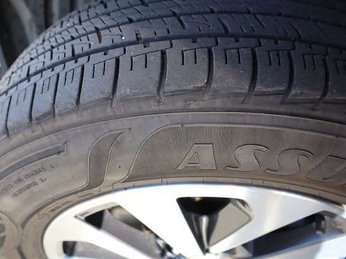 Used 2022 Subaru Outback Premium image 38