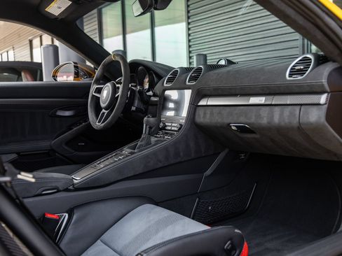 Certified 2025 Porsche 718 Cayman GT4 RS RWD image 61
