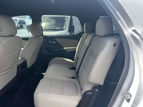 Used 2023 Chevrolet Traverse LS image 13