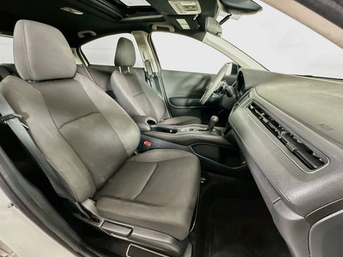 Used 2022 Honda HR-V EX image 29