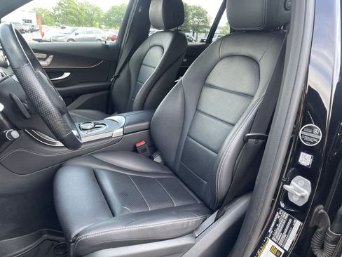 Used 2019 Mercedes-Benz GLC 300 4MATIC image 12