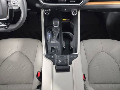 Used 2024 Toyota Grand Highlander Limited image 26