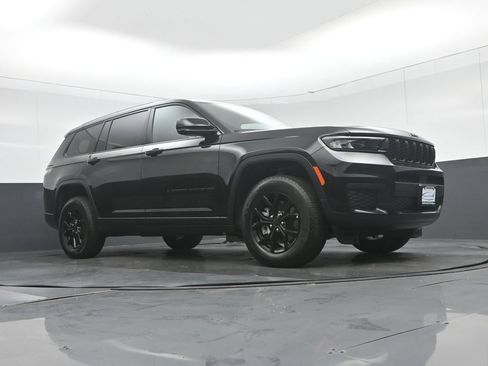Used 2025 Jeep Grand Cherokee L Altitude AWD/4WD image 66
