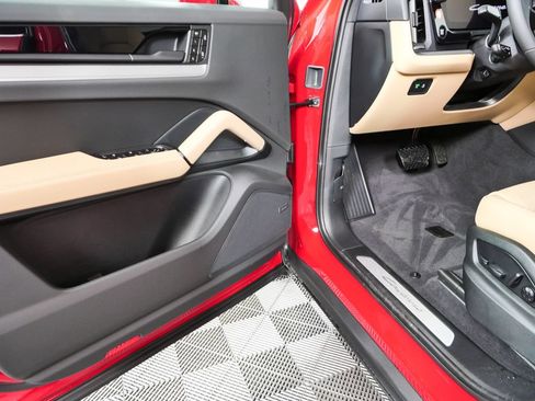 New 2026 Porsche Cayenne AWD/4WD image 8