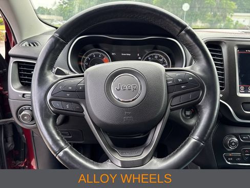 Used 2019 Jeep Cherokee Trailhawk w/ Cold Weather Group AWD/4WD image 11