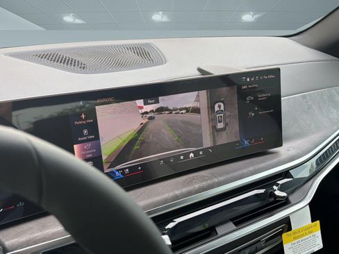 New 2026 BMW X5 sDrive40i w/ Premium Package RWD image 17