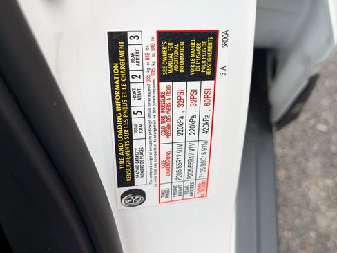 Used 2024 Nissan Kicks SR w/ SR Premium Package FWD image 37
