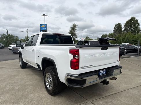 Used 2021 Chevrolet Silverado 2500 LT w/ Fleet Comfort Package AWD/4WD image 3