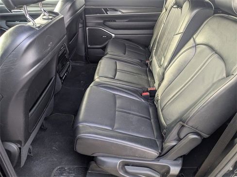 Used 2024 Jeep Wagoneer Series II w/ Flexible Seating Group image 18