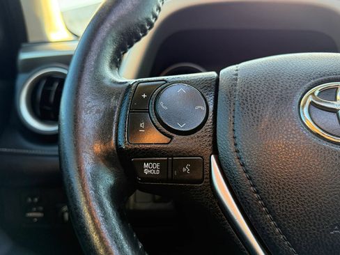 Used 2017 Toyota RAV4 XLE FWD image 17