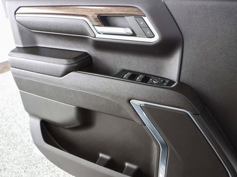Used 2023 GMC Sierra 1500 Elevation image 23