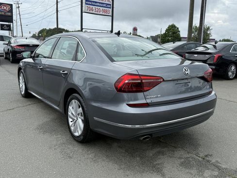 Used 2018 Volkswagen Passat 2.0T SE FWD image 4