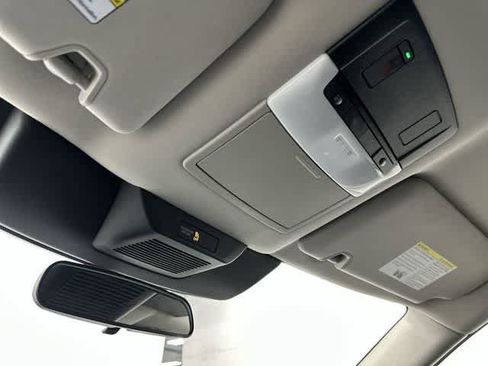 Used 2025 Nissan Pathfinder SV FWD image 21