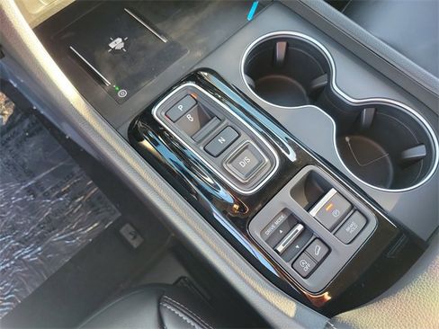 New 2025 Honda Pilot Touring image 31