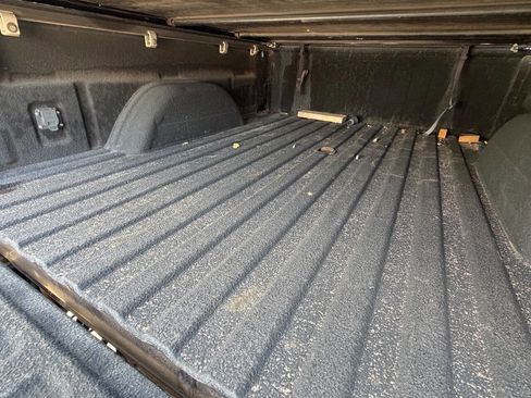 Used 2006 Chevrolet Silverado 2500 LT w/ Heavy-Duty Power Package image 4