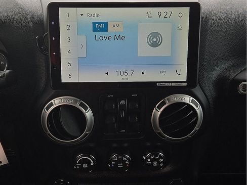 Used 2016 Jeep Wrangler Unlimited Rubicon w/ Connectivity Group AWD/4WD image 11