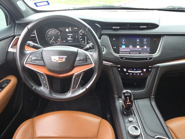Used 2022 Cadillac XT5 Premium Luxury FWD image 9