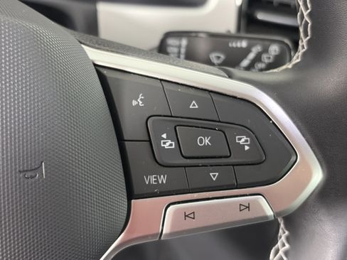 Used 2023 Volkswagen Atlas SE image 35