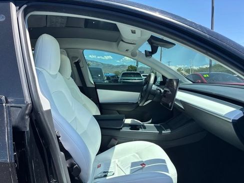 Used 2021 Tesla Model Y Long Range AWD/4WD image 25