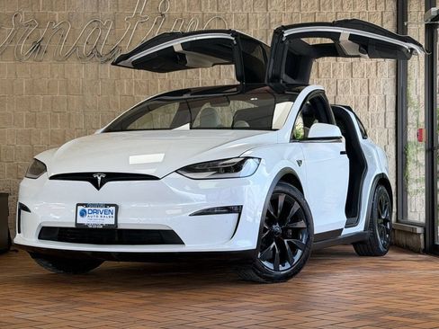 Used 2023 Tesla Model X AWD/4WD image 2