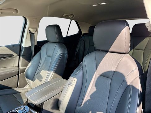 Used 2023 Buick Envision Essence image 12