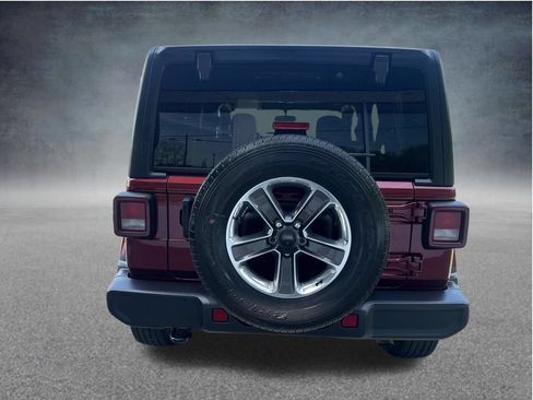 Used 2021 Jeep Wrangler Unlimited Sahara AWD/4WD image 4