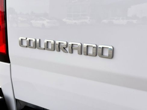 Used 2018 Chevrolet Colorado W/T w/ WT Convenience Package RWD image 10