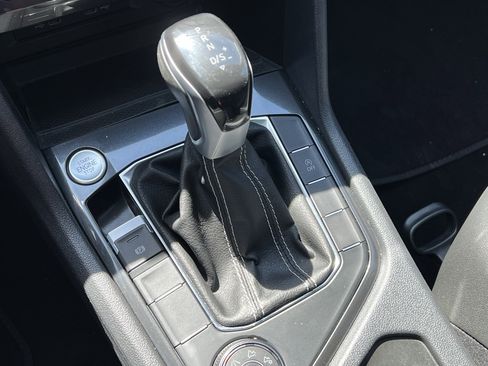 Used 2023 Volkswagen Tiguan SE AWD/4WD image 26