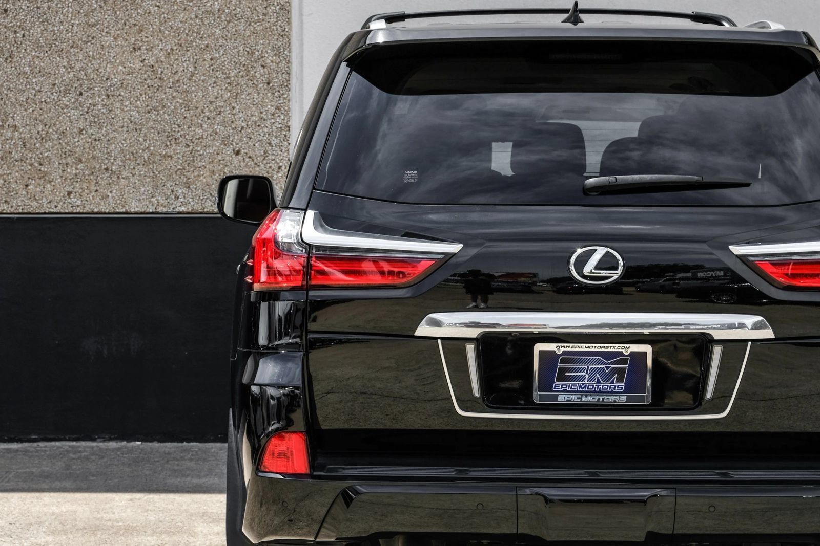 Used 2021 Lexus LX 570 4WD w/ Luxury Package image 45