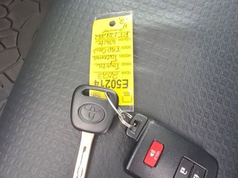 Used 2023 Toyota Tacoma TRD Sport image 29