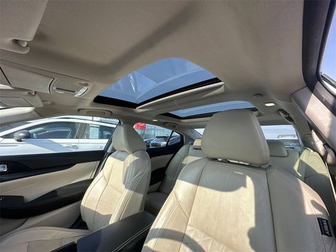 Used 2019 Nissan Maxima Platinum image 22