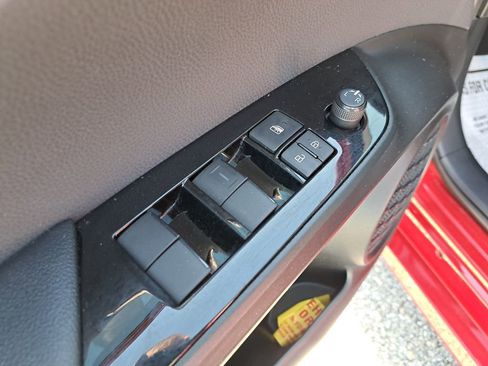 Certified 2021 Toyota Prius XLE w/ Premium Convenience Package image 14